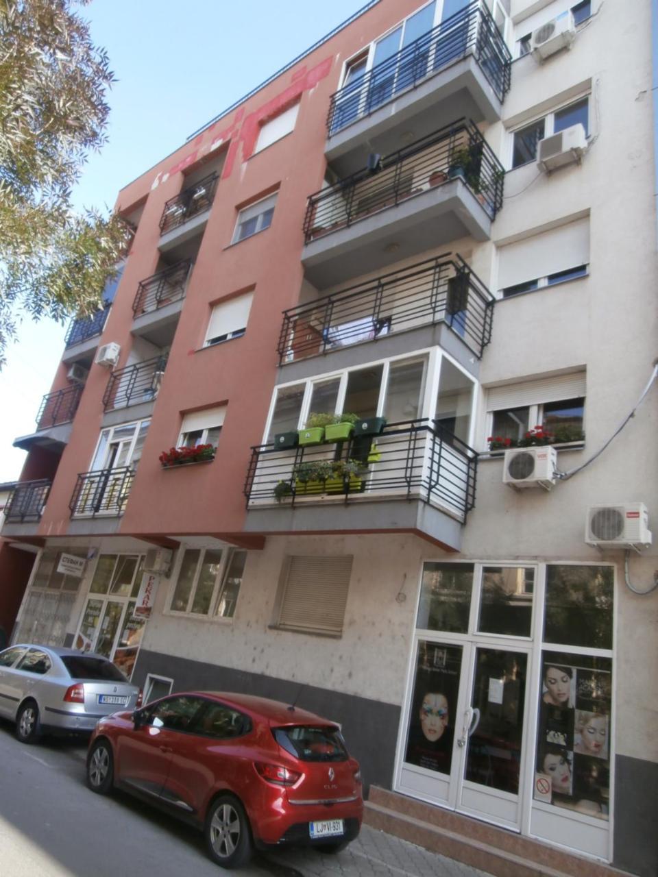 Studio 8 Νόβι Σαντ Εξωτερικό φωτογραφία