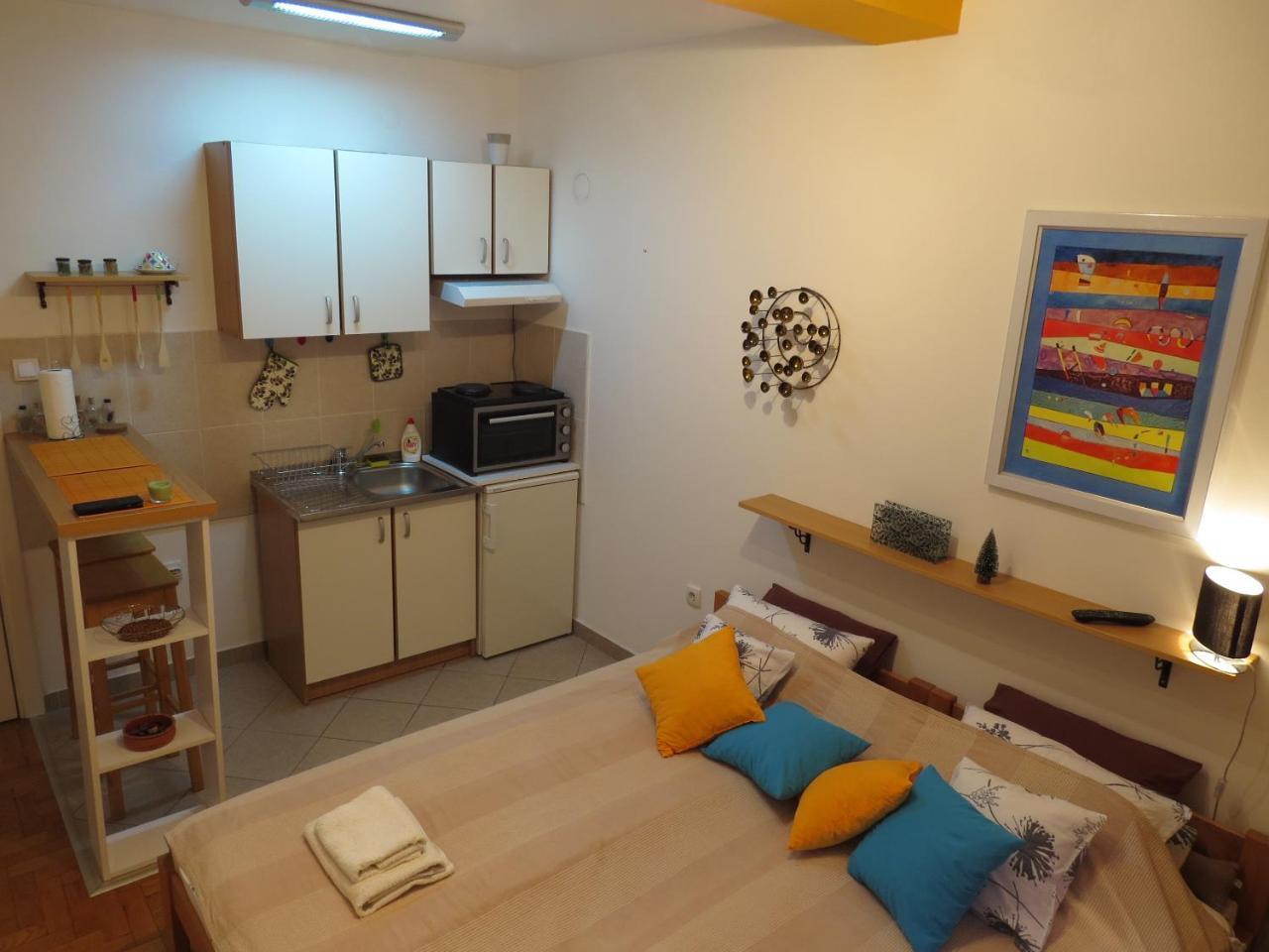 Studio 8 Νόβι Σαντ Εξωτερικό φωτογραφία